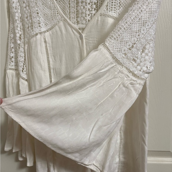 Elegant White Lace Women's Top - Picture 4 of 4
